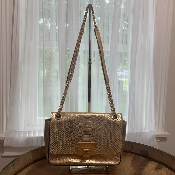 Michael Kors Med Tina Convertible Pale Gold Flap Flip Lock Embossed Leather Bag - Picture 3 of 17